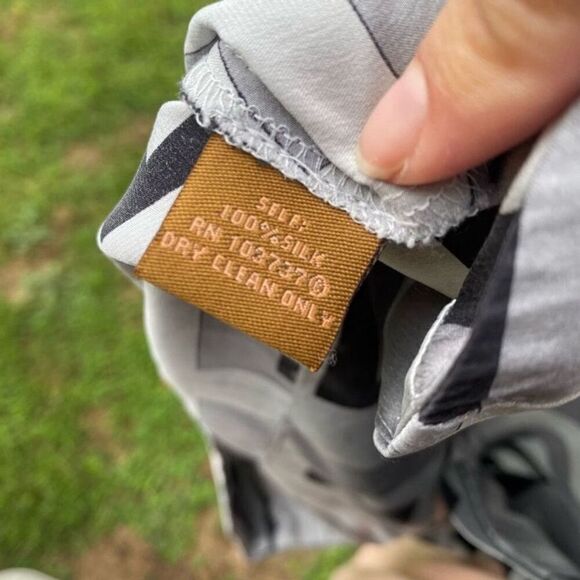 Ali Ro Women's Size 4 Black Geometric Shift Dress Sleeveless V-Neck - Picture 4 of 4